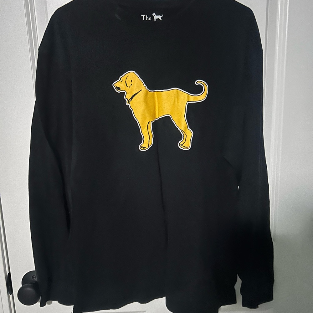 Black Dog Graphic Long Sleeved Shirt